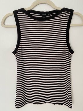 Club Monaco 90s Boat Neck Tank in Striped Black and White size Small